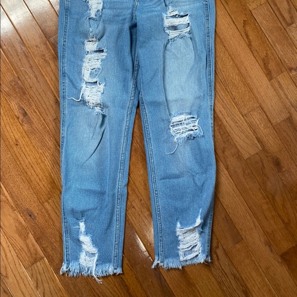 Hollister Jeans - Picture 2 of 3